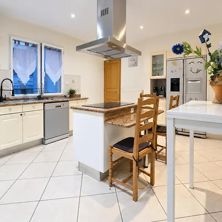Habitación en casa particular Et Avec Parking Pres De Paris Corbeil-Essonnes
